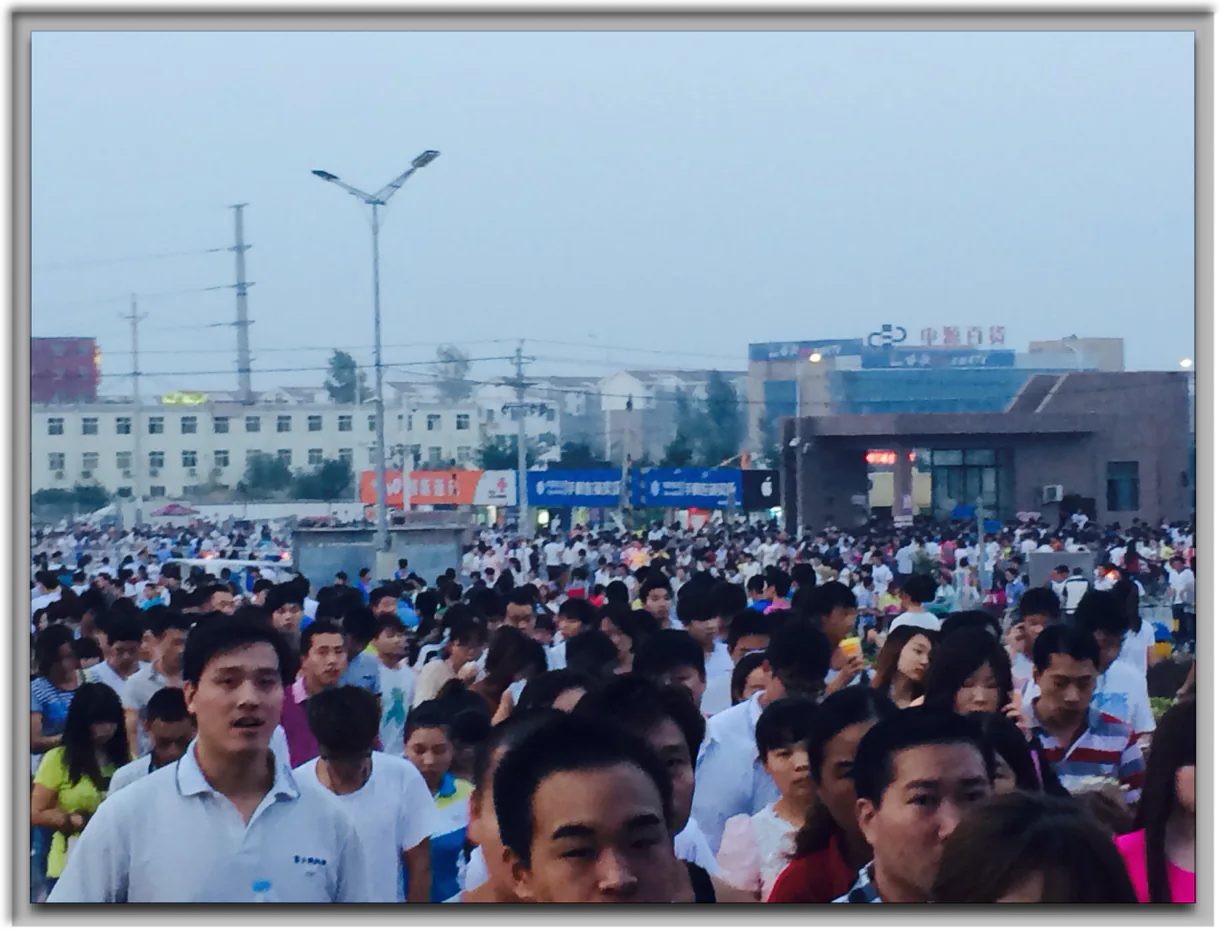 A CM shift change &mdash; the scale story: 0-to-10, a million phones a day, a billion parts.